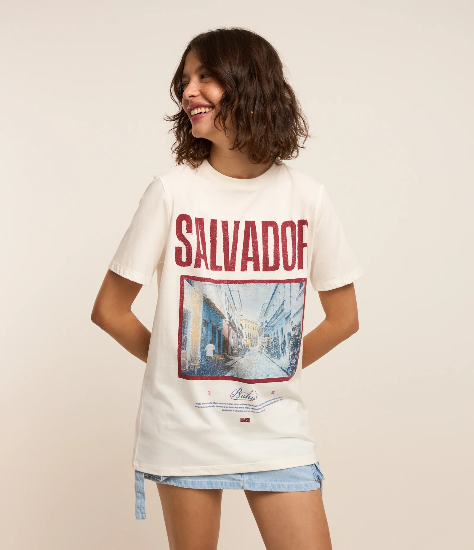 Camiseta Alongada em Algodão com Estampa Salvador Branco 1