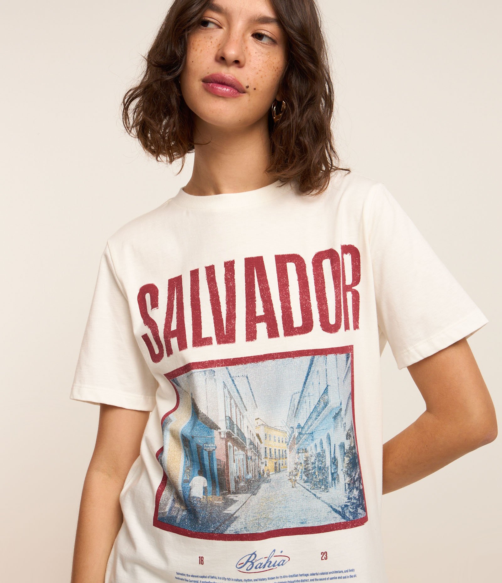 Camiseta Alongada em Algodão com Estampa Salvador Branco 3