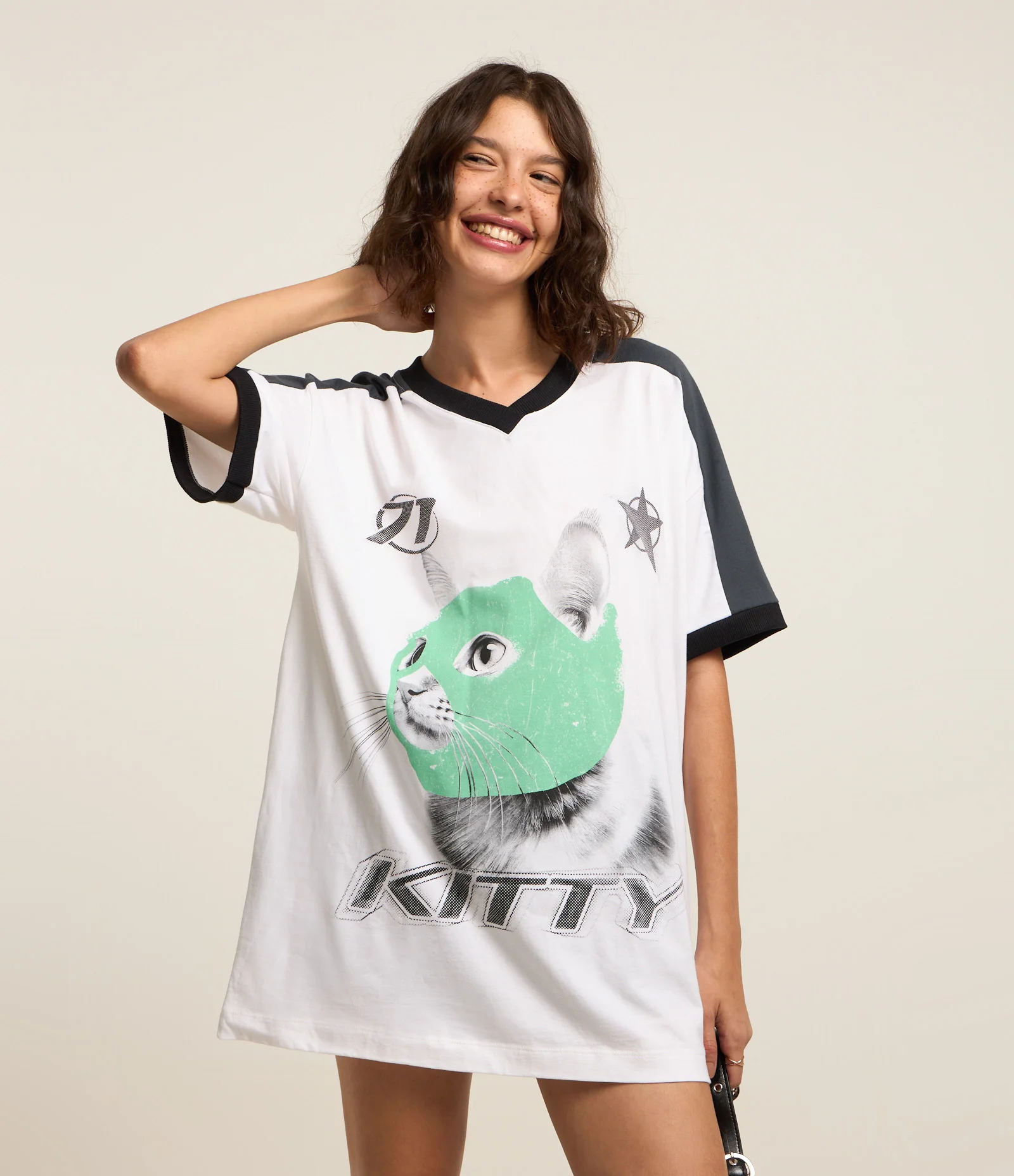 Camiseta T-shirt em Algodão com Estampa Kitty Branco 1