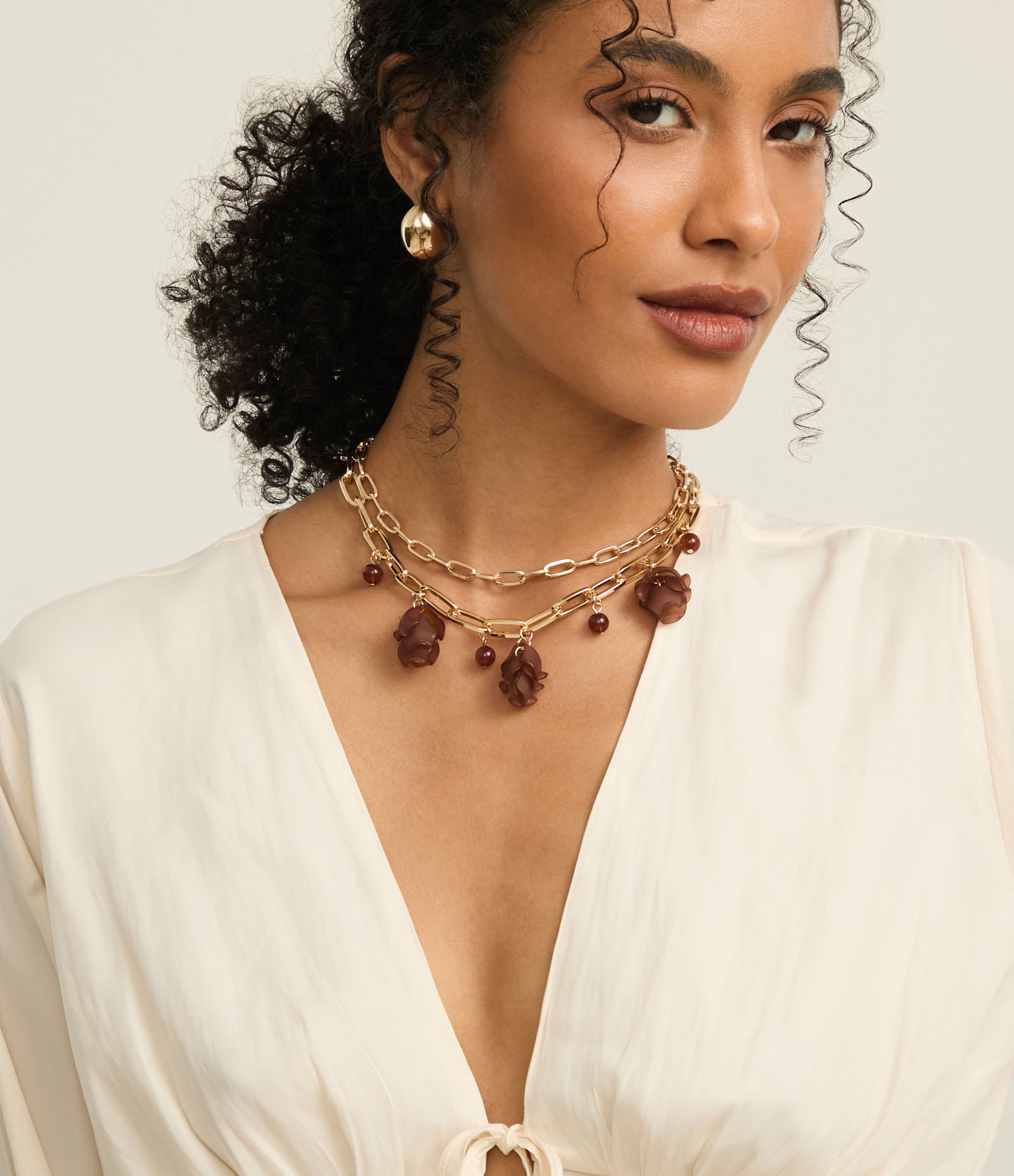 Blusa Boho Chic em Crepe Liso com Amarração Frontal Bege 4