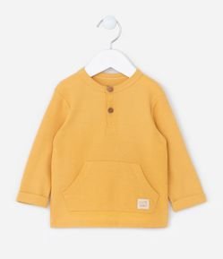 Camiseta Infantil com Gola com Botões e Bolso Canguru - Tam 0 a 18 meses