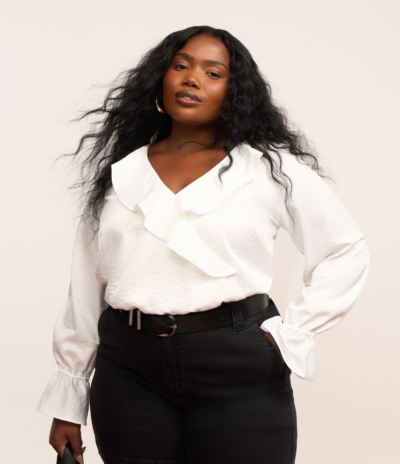 Blusa Transpassada Cetim com Babado Jabô Curve e Plus Size Branco 1