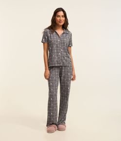 Pijama em Viscolycra com Estampa Xadrez Grid Vinho e Café