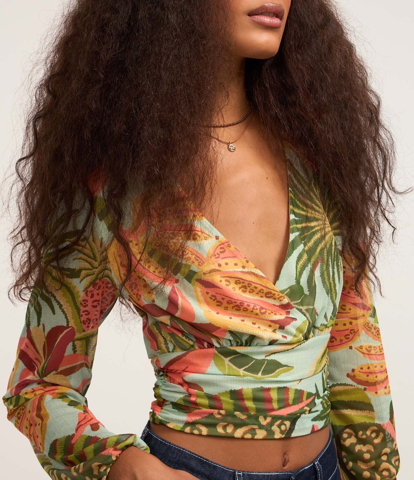 Blusa Cropped com Decote em V e Estampa Natureza Multicores 3