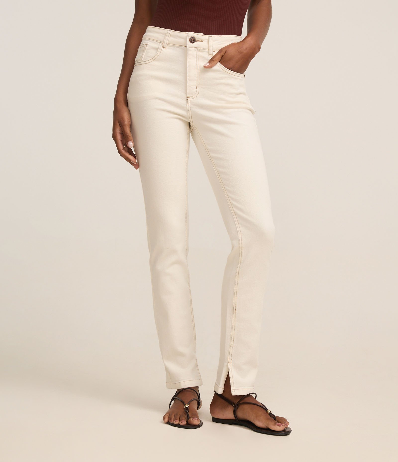 Calça Slim em Jeans com Fenda Branco 3