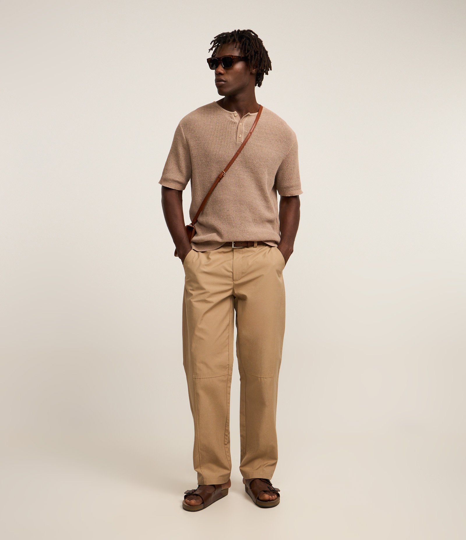 Camiseta Regular Gola Redonda com Botões e Efeito Crochê Bege 2