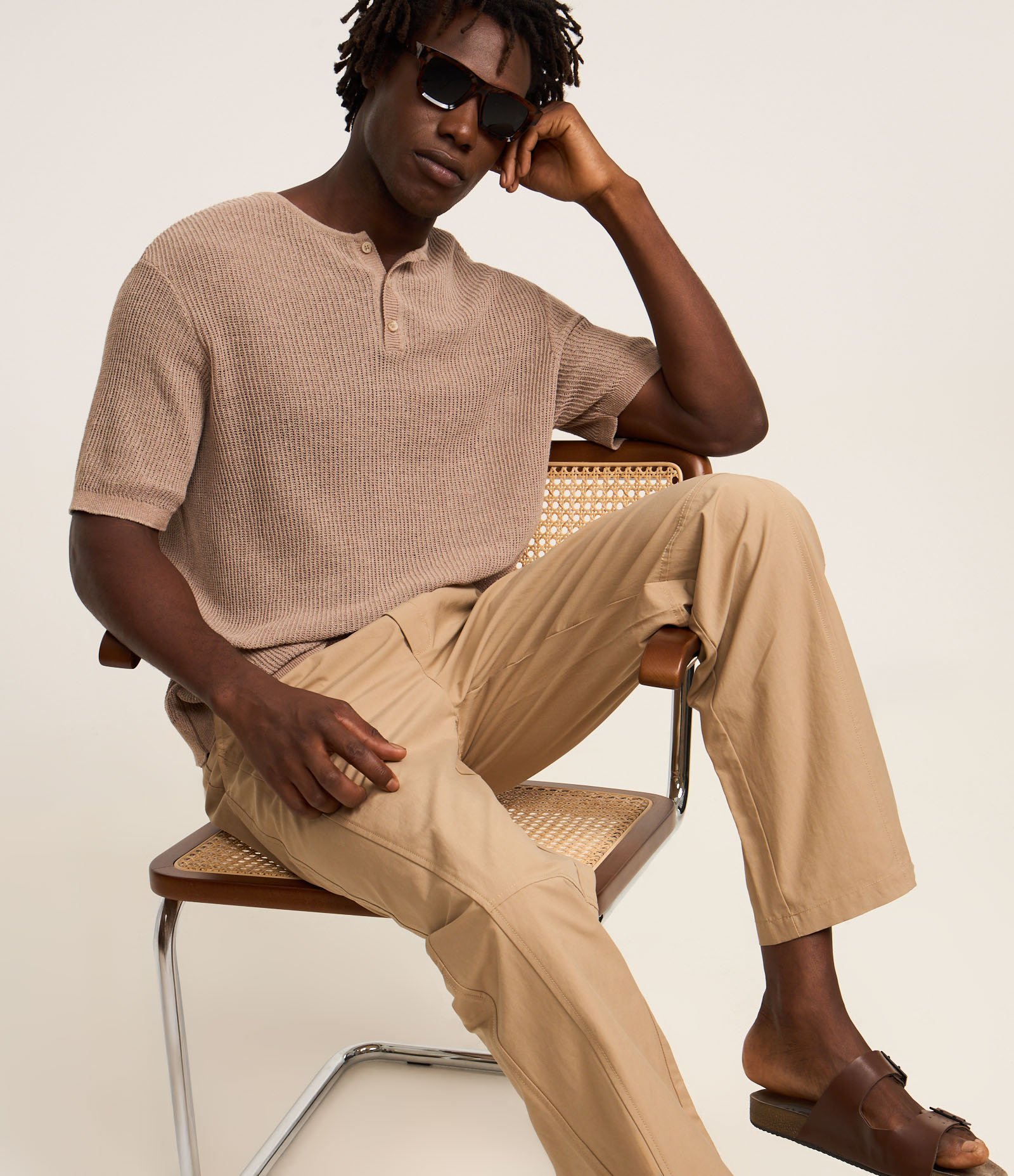 Camiseta Regular Gola Redonda com Botões e Efeito Crochê Bege 3