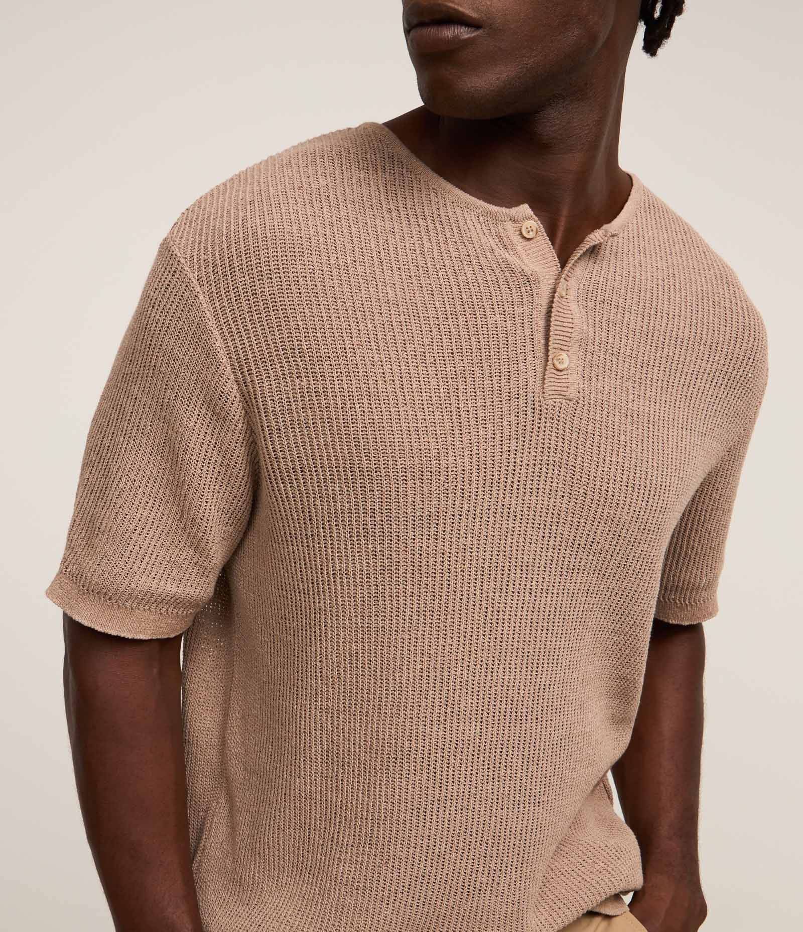 Camiseta Regular Gola Redonda com Botões e Efeito Crochê Bege 4