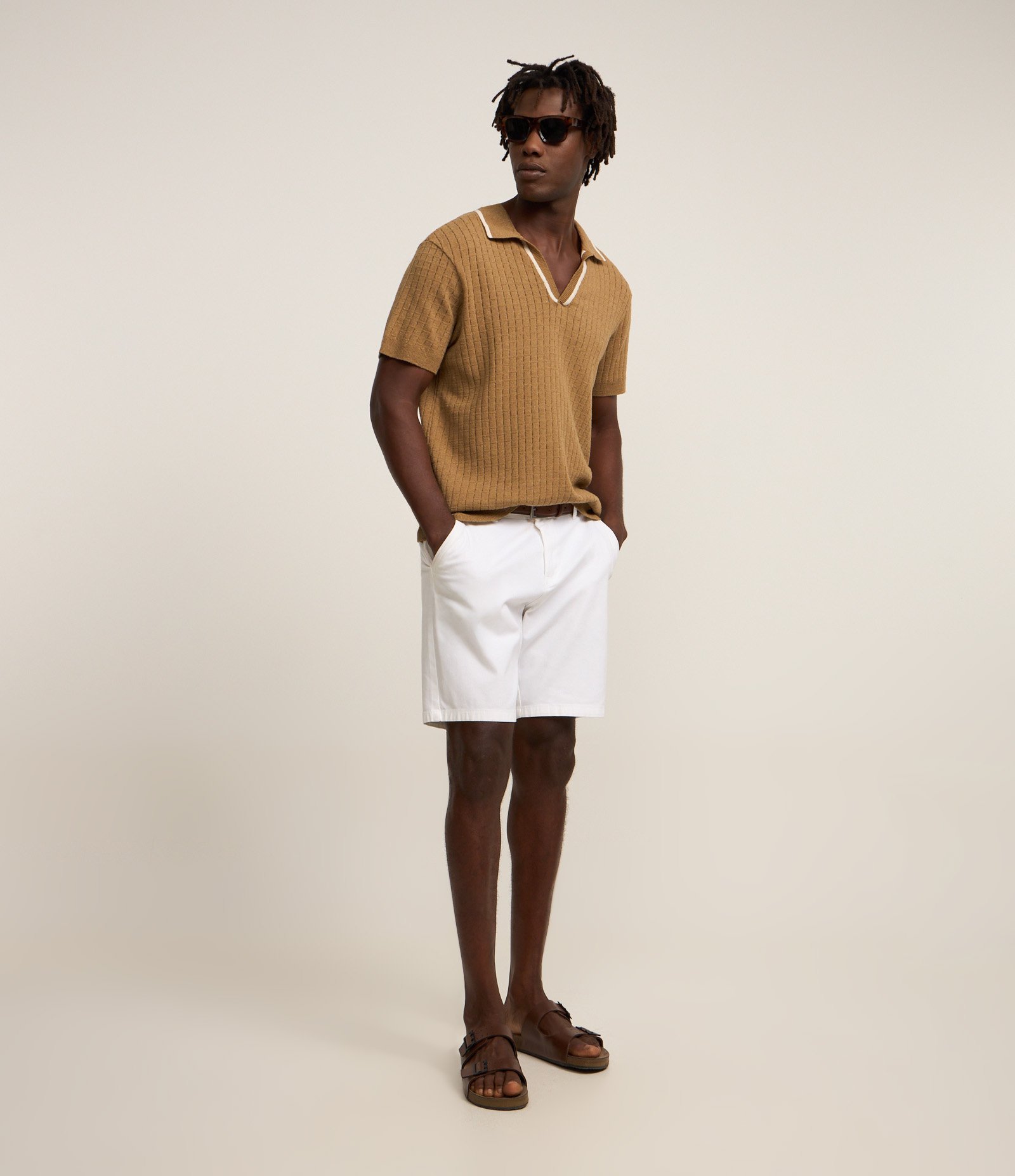 Camiseta Polo Gola Contrastante e Textura Marrom 2