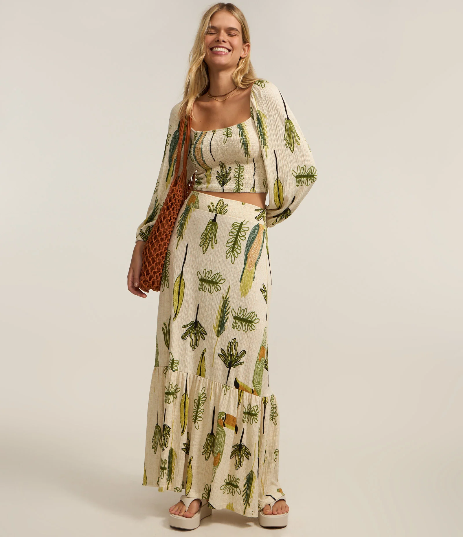 Blusa Cropped Texturizada com Estampa Folhagens Bege/Verde 2