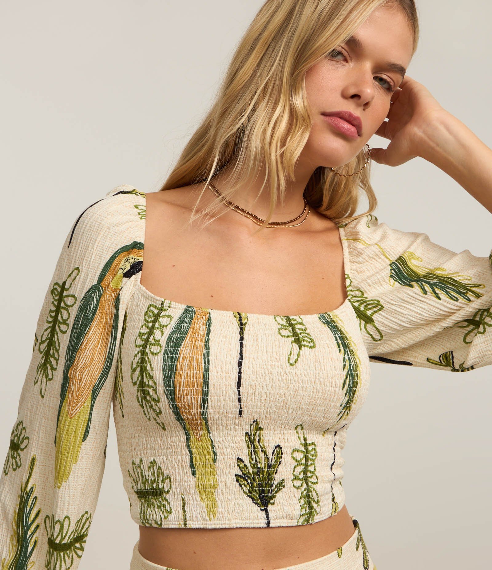 Blusa Cropped Texturizada com Estampa Folhagens Bege/Verde 3
