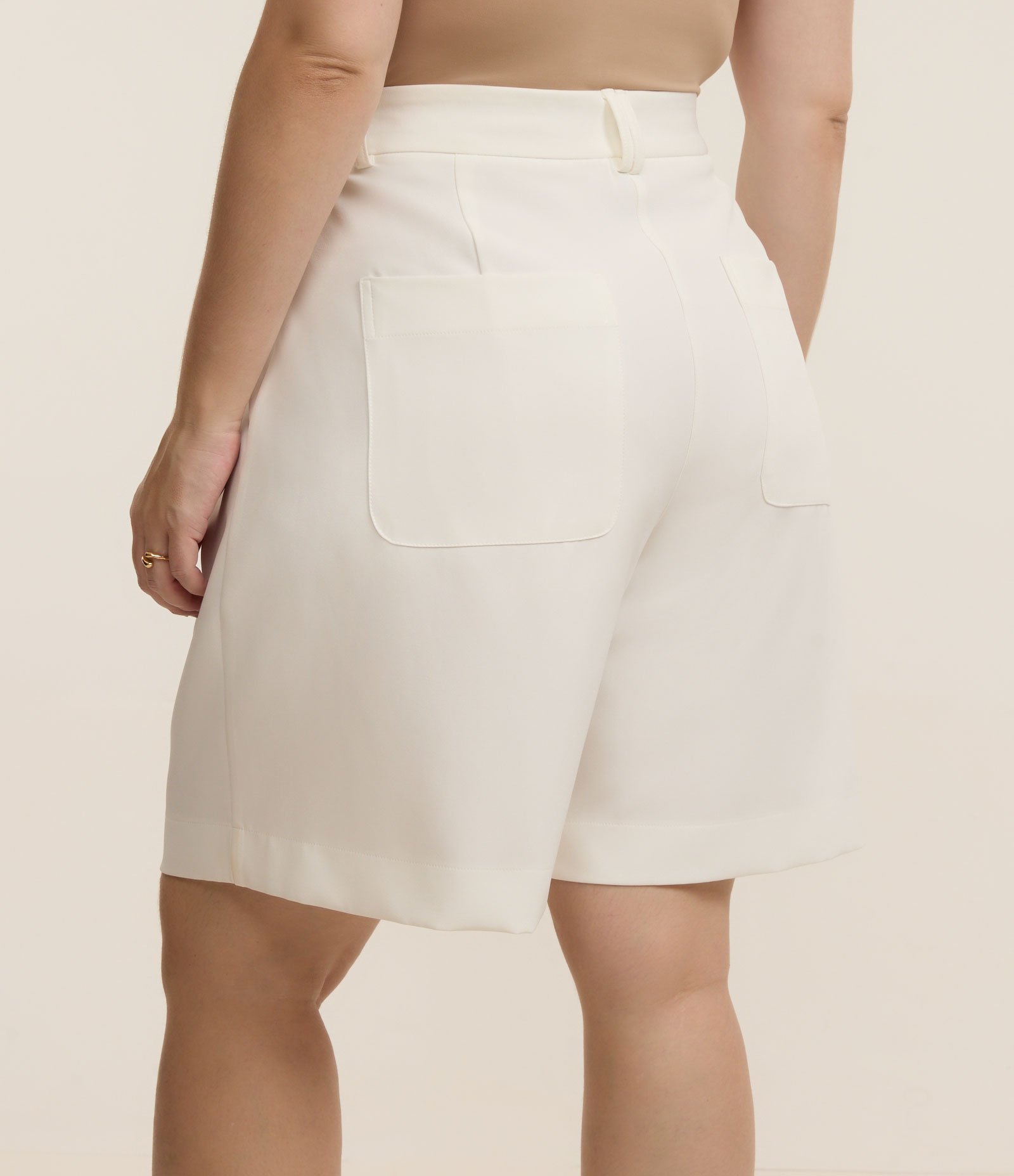 Bermuda Alfaiataria com Pregas Curve e Plus Size Branco 3