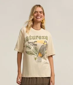 Camiseta Oversized com Estampa Natureza Tropical e Tucano