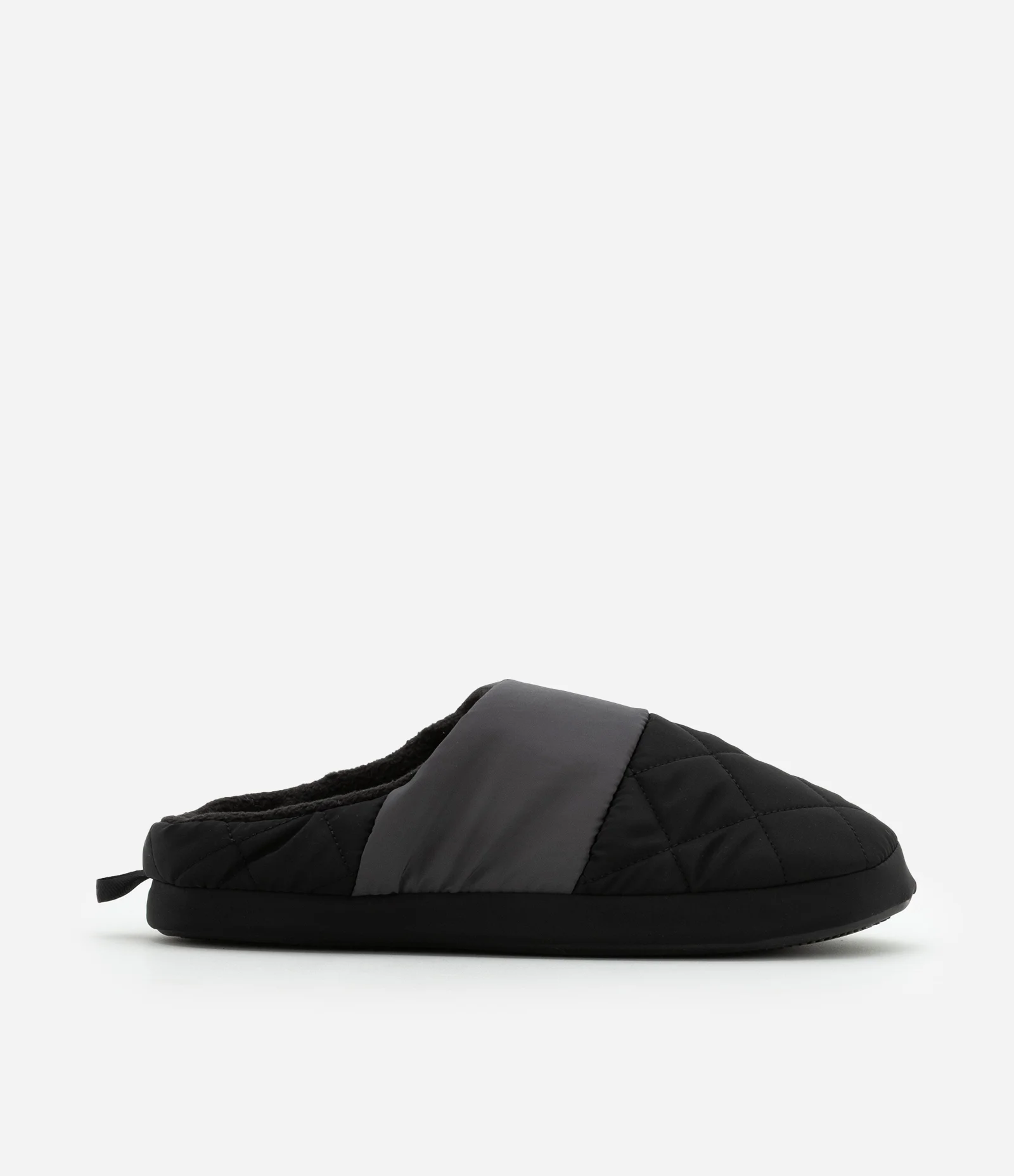 Pantufa Chinelo com Textura Matelassê Preto 1