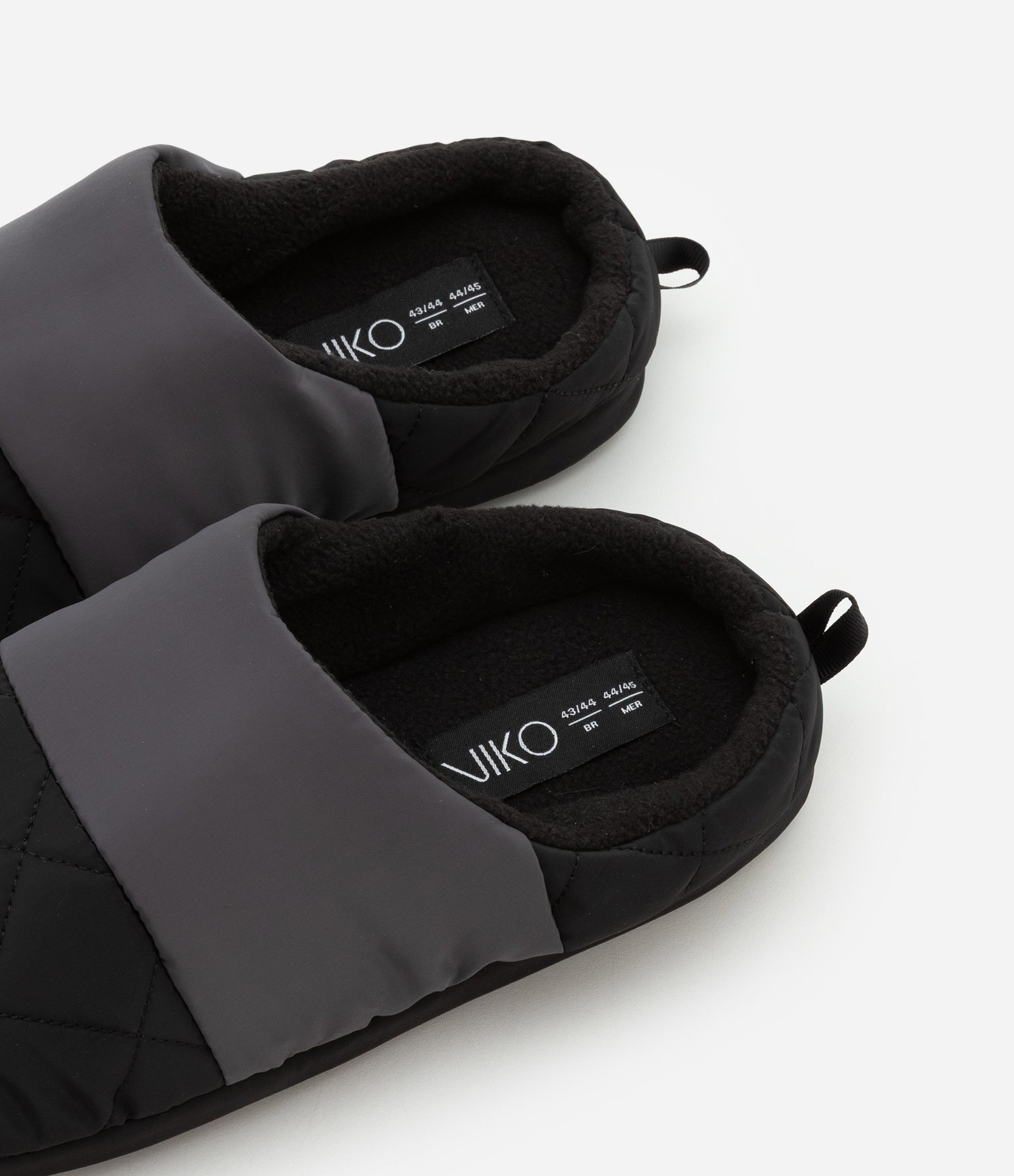 Pantufa Chinelo com Textura Matelassê Preto 3