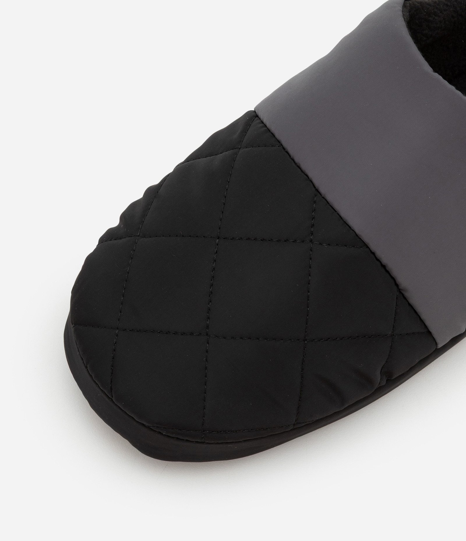 Pantufa Chinelo com Textura Matelassê Preto 5