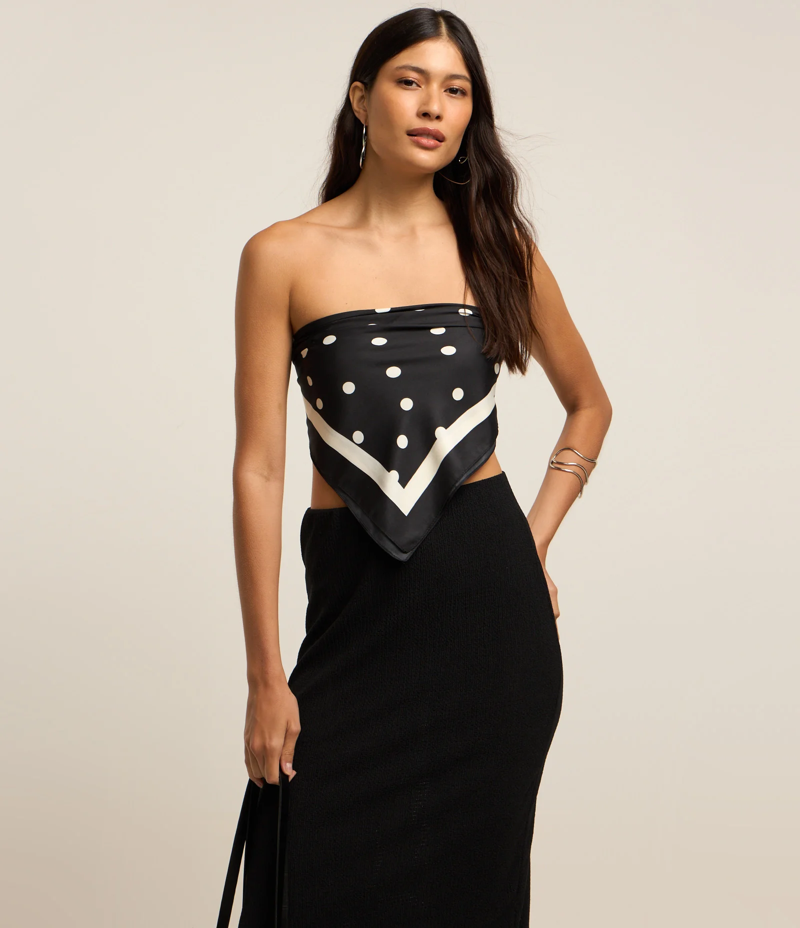 Saia Midi Texturizado com Fenda Lateral Preto 2