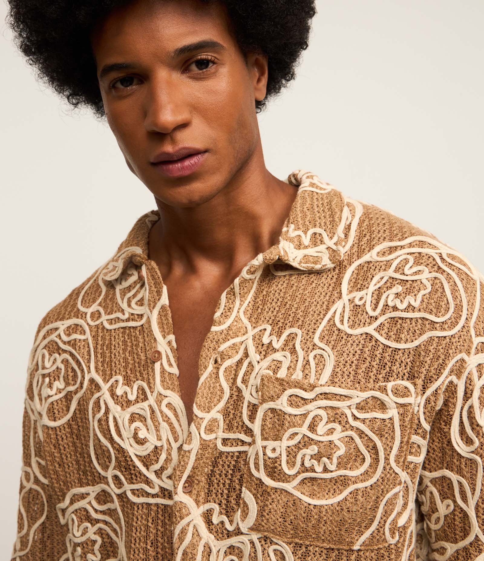 Camisa em Tricô com Textura Floral Bege 5