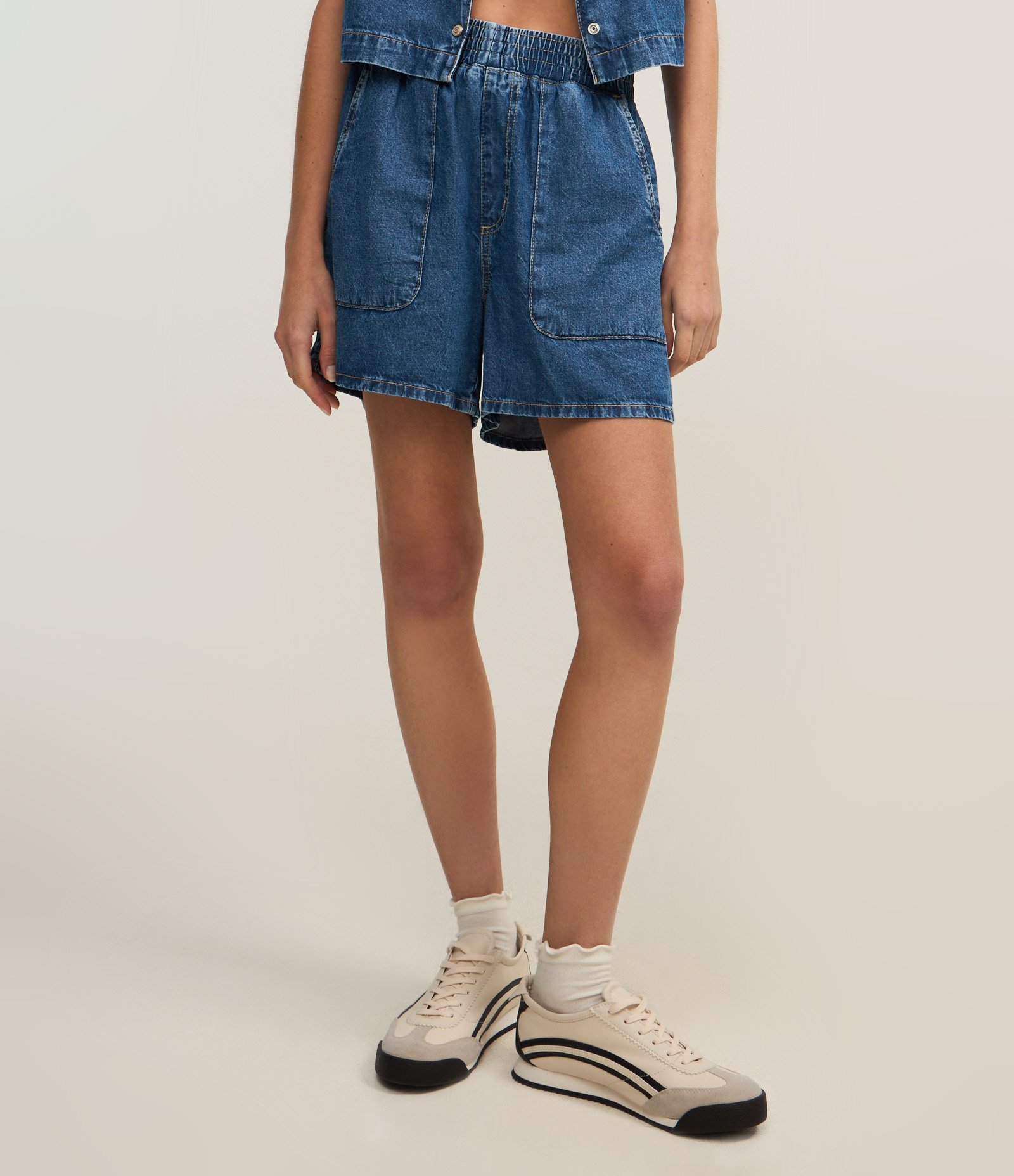 Short Runner em Jeans com Bolsos Grandes Azul 3