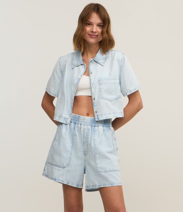 Short Runner em Jeans Delavê com Cós Elástico