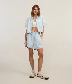 Short Runner em Jeans Delavê com Cós Elástico