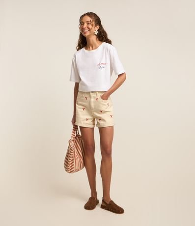 Short Mom em Jeans com Bordado de Lagostinhas Dolce Vita Short Mom em Jeans com Bordado de Lagostinhas Dolce Vita