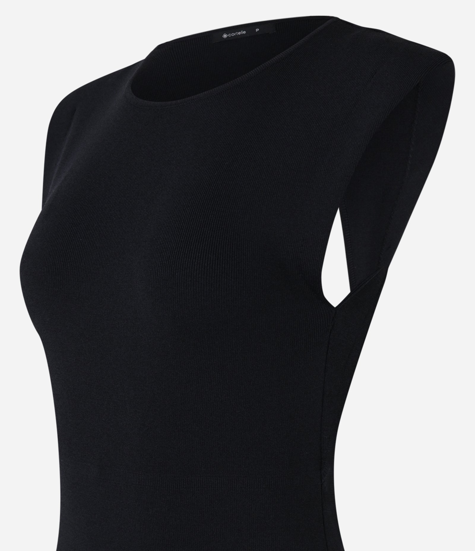 Vestido Curto em Tricô com Ombreira e Abertura nas Costas Preto 9