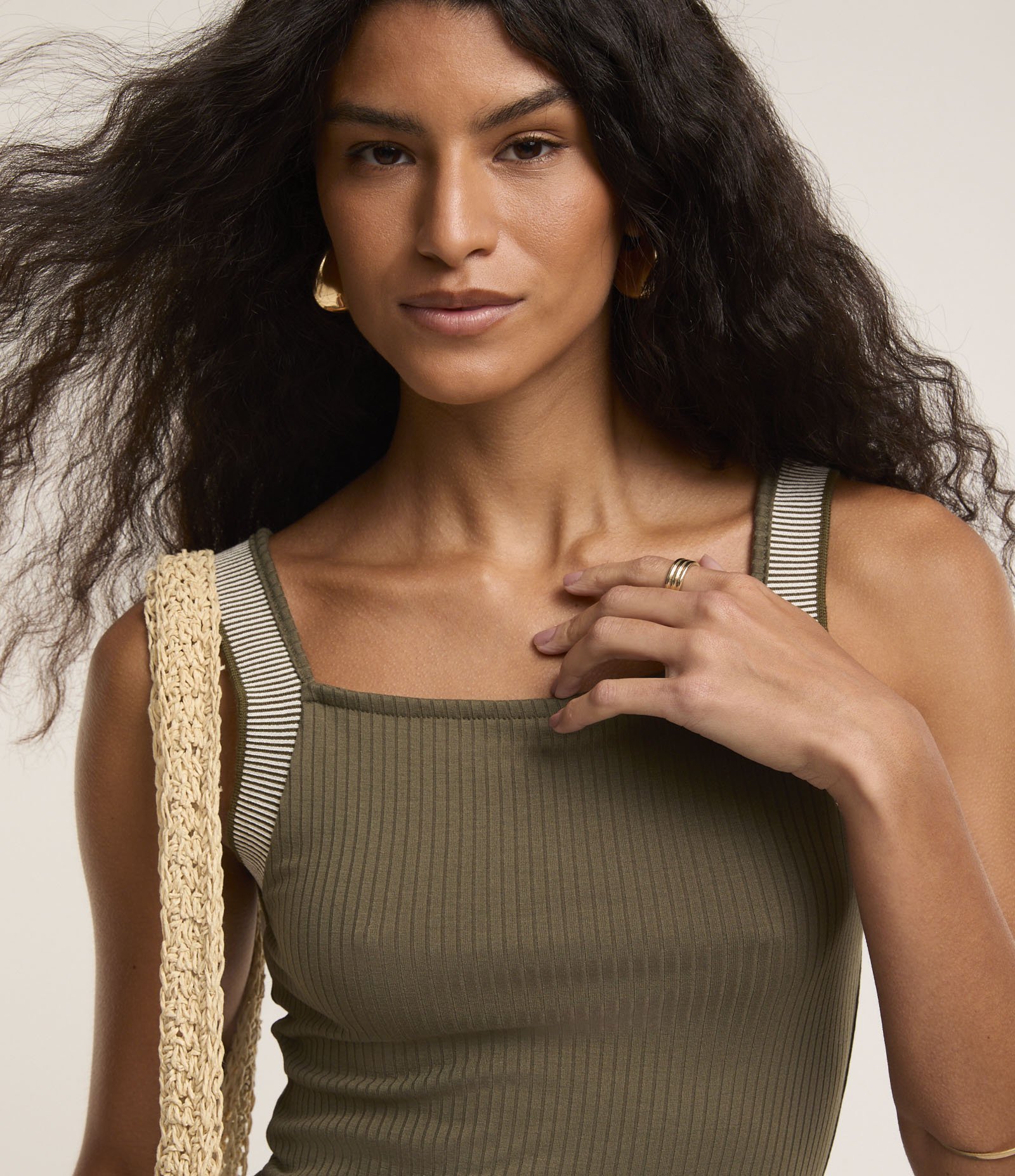 Regata com Decote Quadrado e Alça Contrastante Verde 1