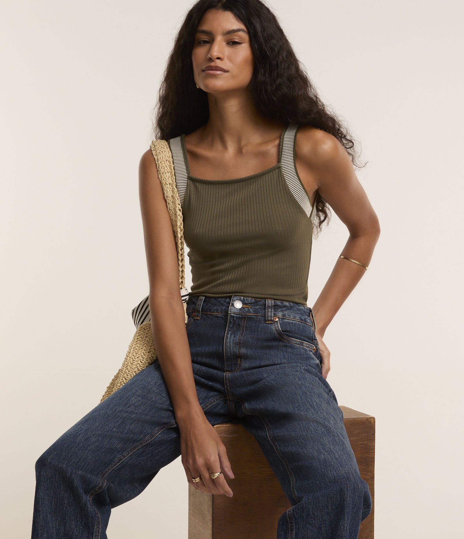 Regata com Decote Quadrado e Alça Contrastante Verde 5