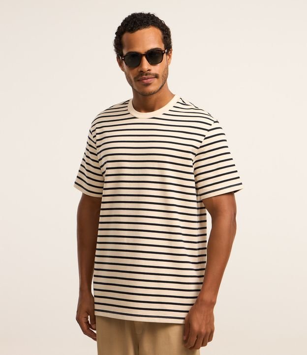 Camiseta Comfort em Malhão com Listras