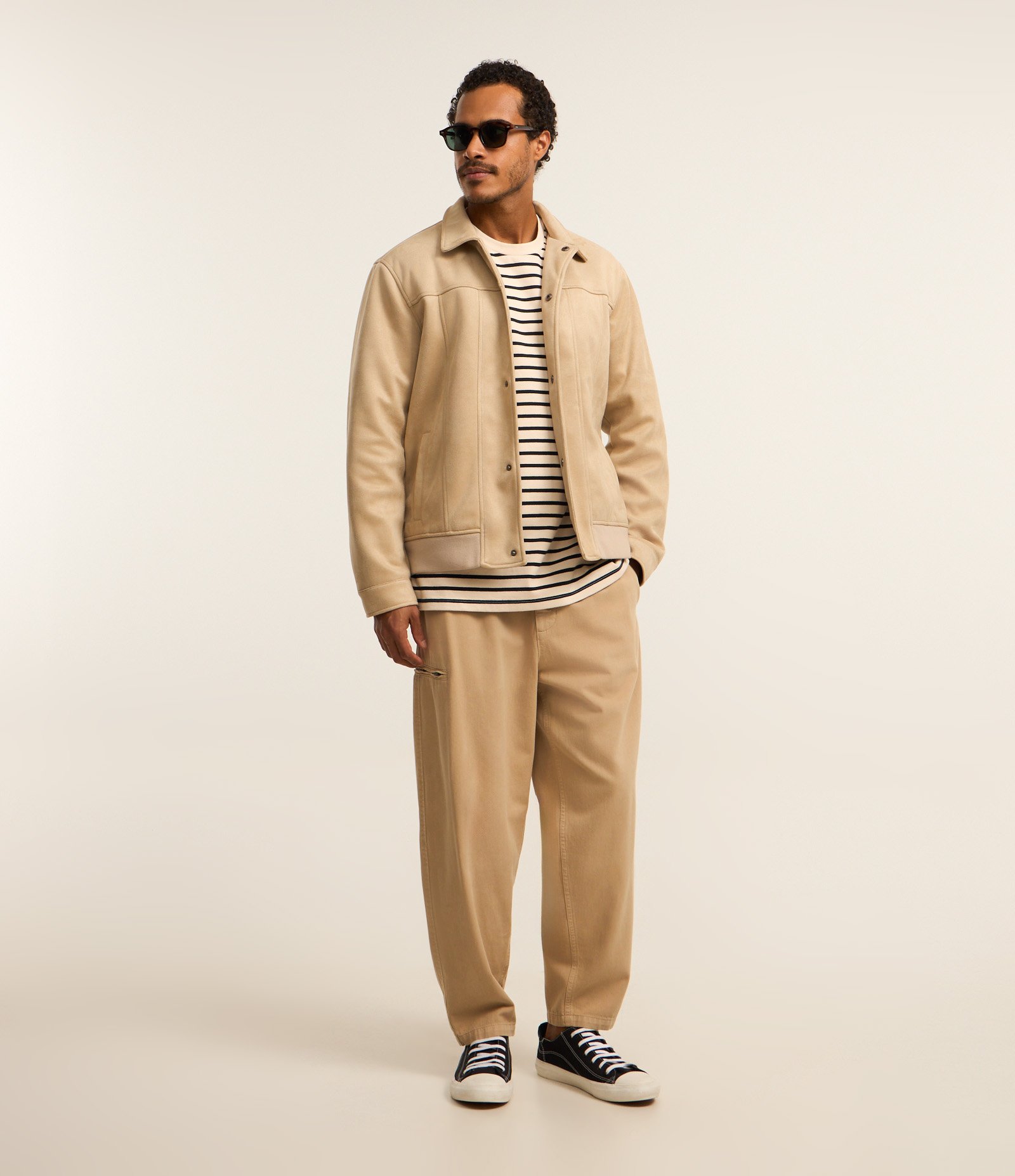 Camiseta Comfort em Malhão com Listras Bege/Azul Marinho 2