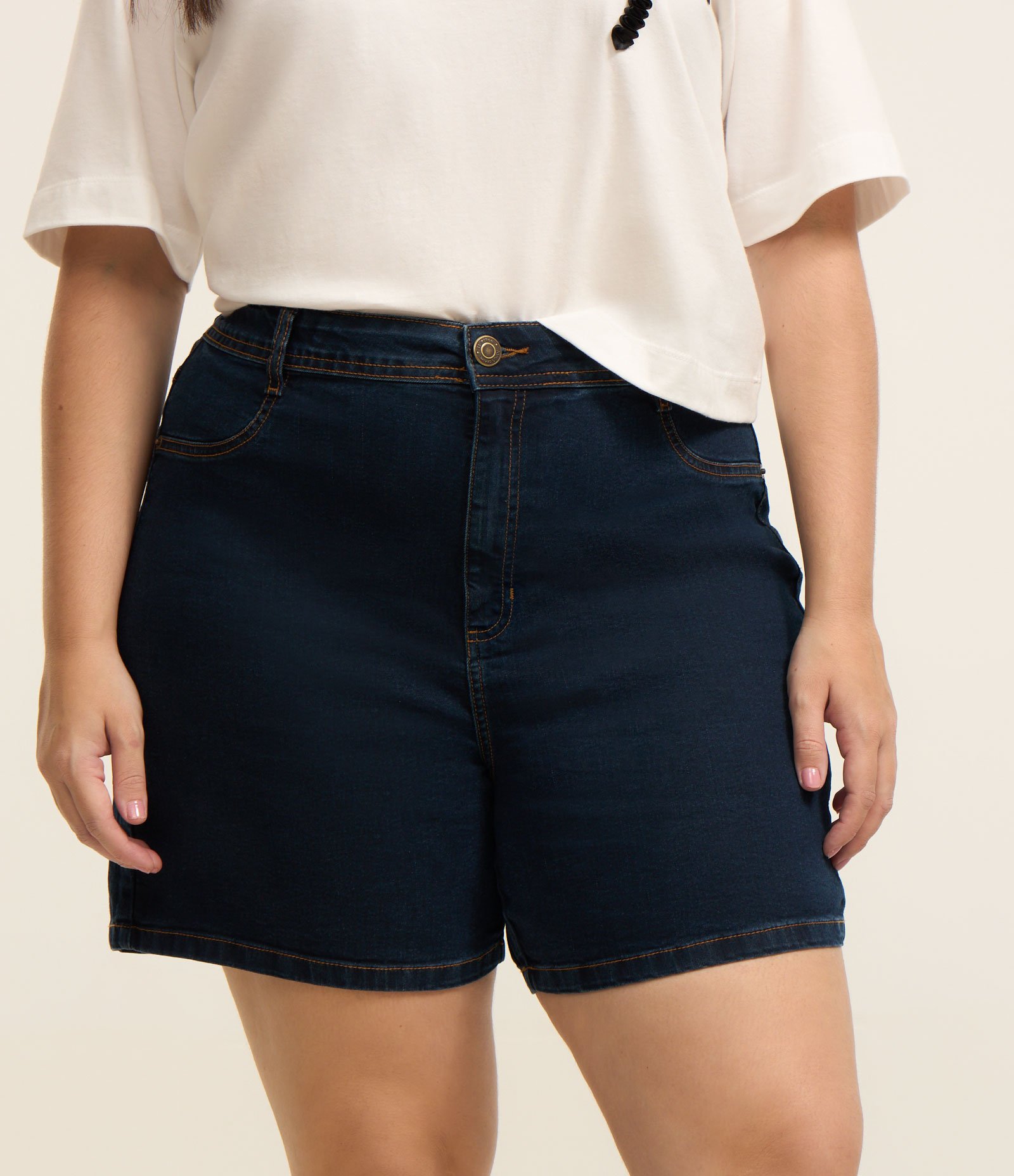 Short Hot Pants Básico em Jeans Curve & Plus Size Azul 2