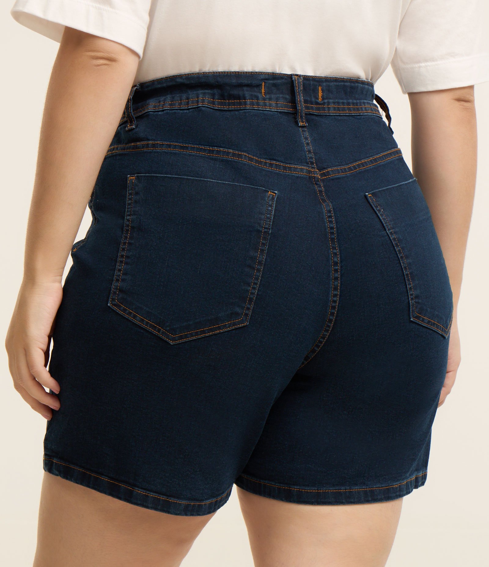 Short Hot Pants Básico em Jeans Curve & Plus Size Azul 3