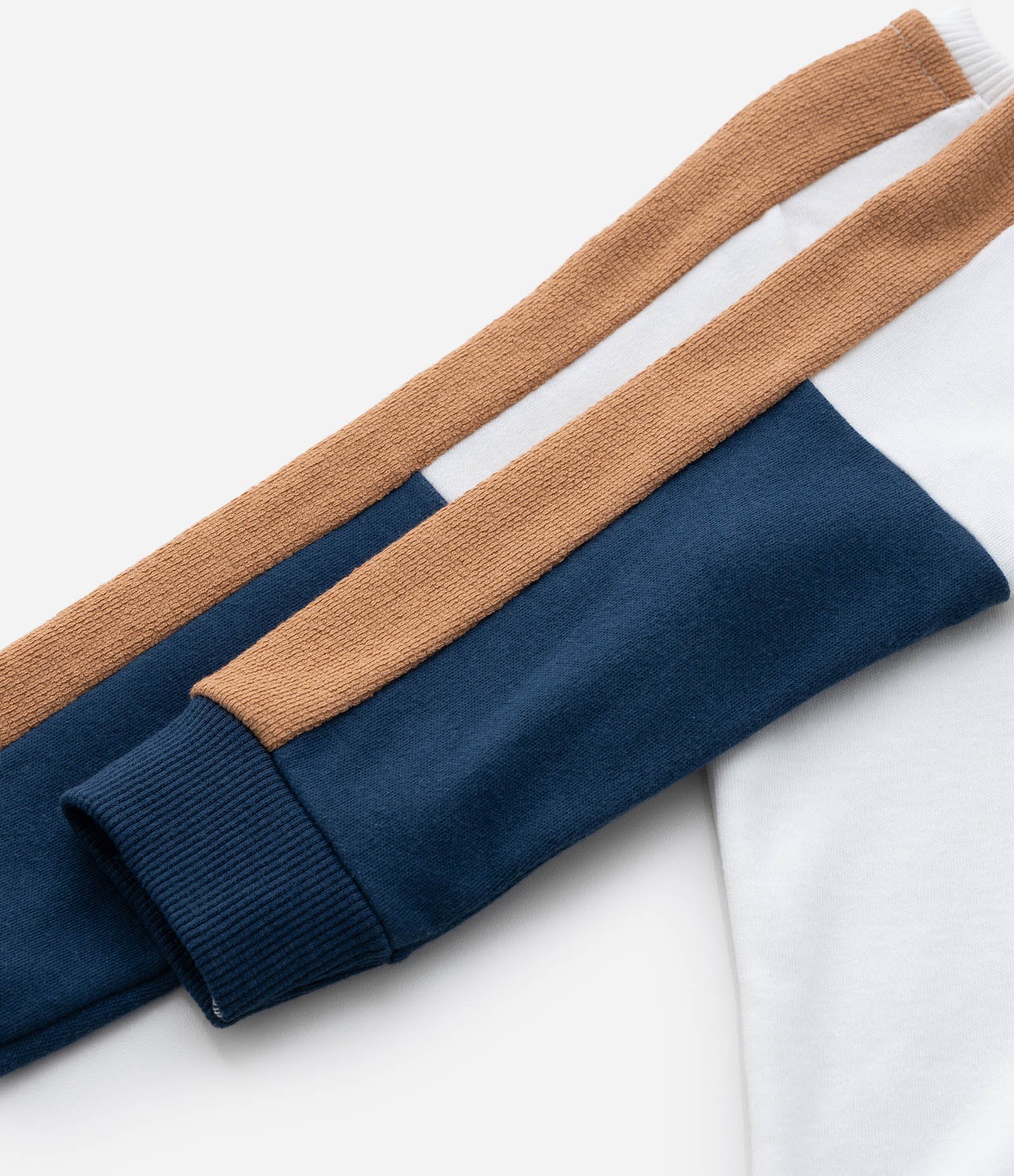 Camiseta Infantil com Recortes nas Mangas - Tam 1 a 5 Anos Branco/Marrom/Azul 4