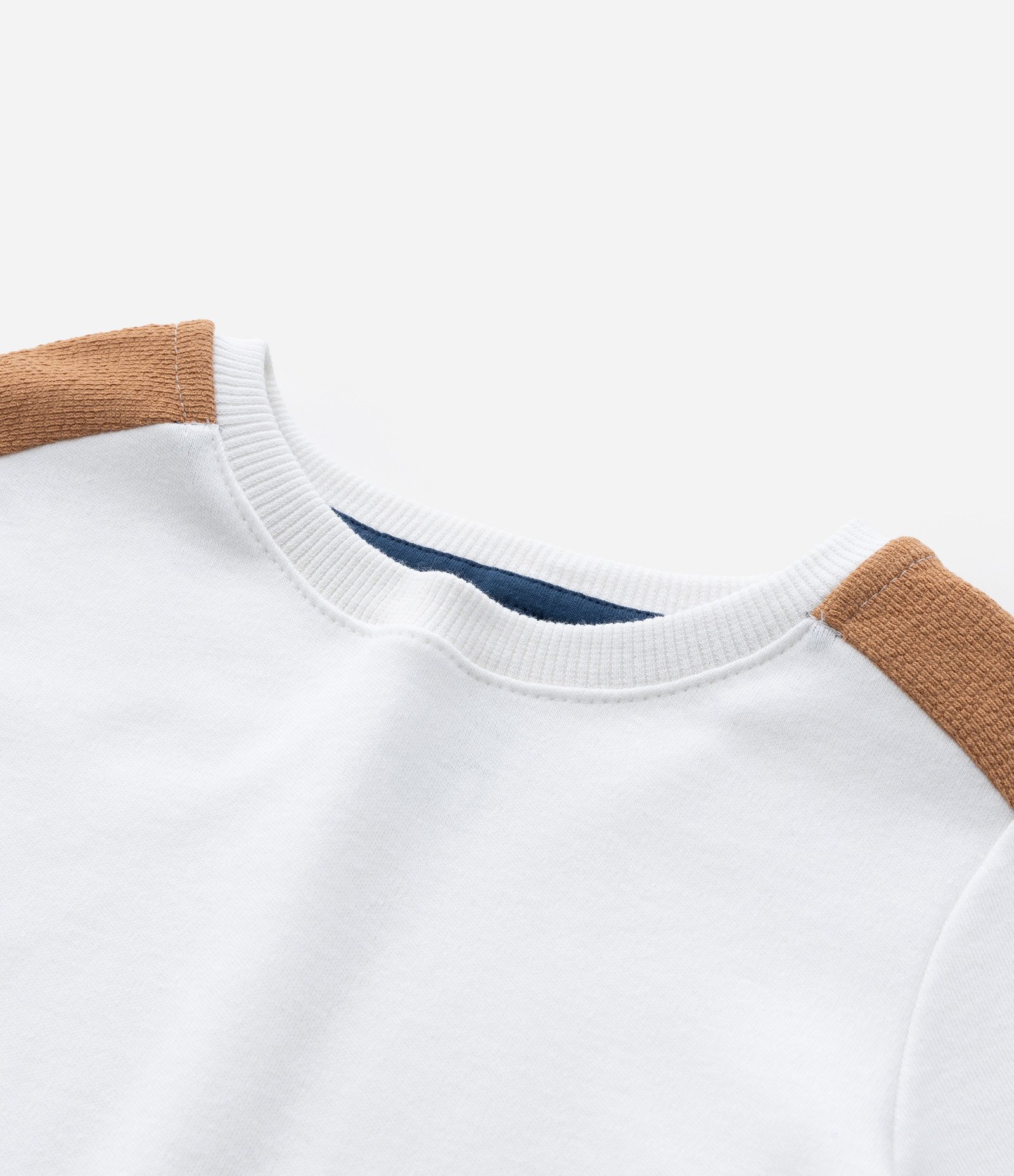 Camiseta Infantil com Recortes nas Mangas - Tam 1 a 5 Anos Branco/Marrom/Azul 5