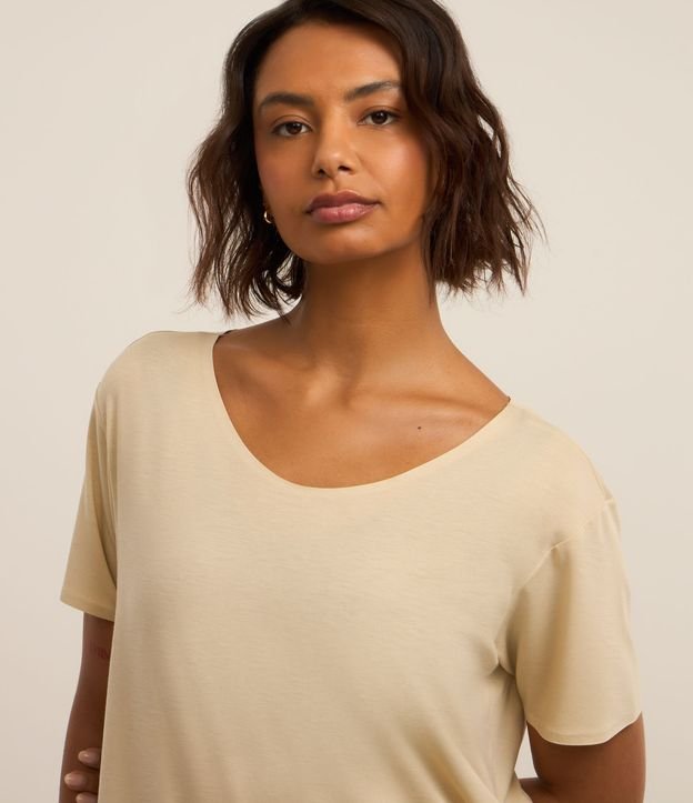Camiseta Oversized Esportiva em Microfibra com Barra Arredondada
