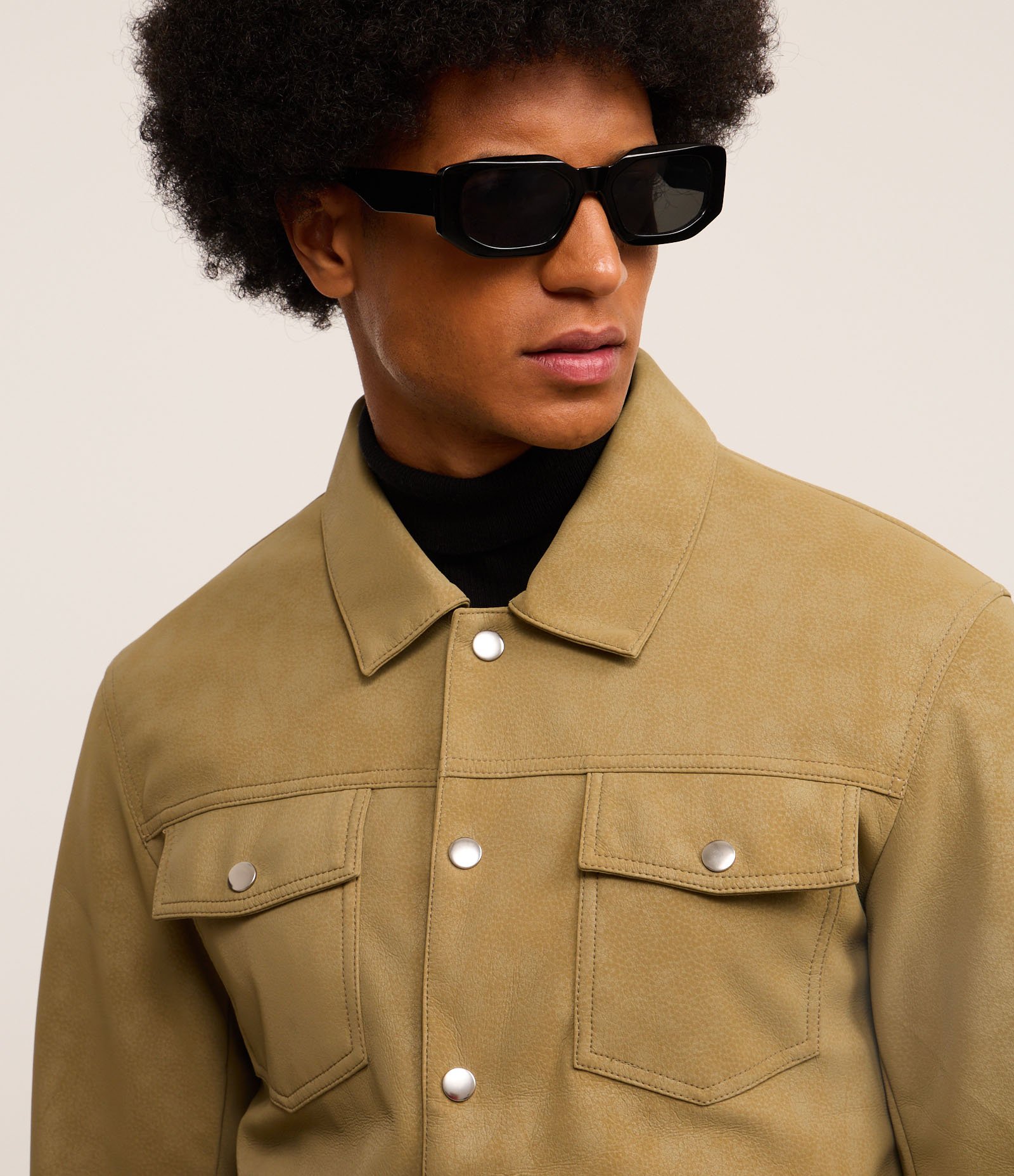 Jaqueta Trucker em Camurça com Gola Colarinho Bege 9