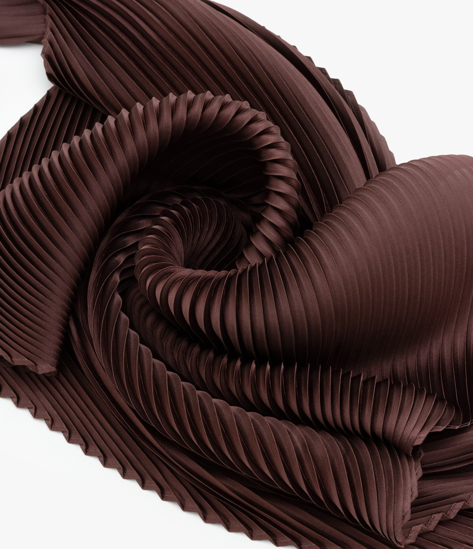 Lenço Acetinado com Textura Plissada Marrom 2
