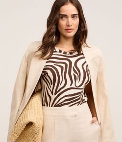 Blusa em Viscose Manga Curta com Estampa de Zebra