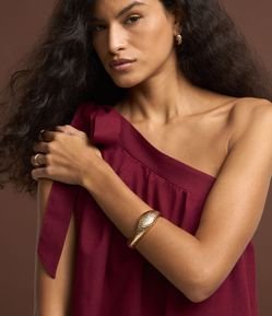 Bracelete Rígido em Metal com Efeito Martelado