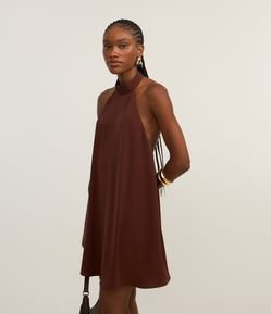 Macaquinho Curto em Crepe com Gola Halter