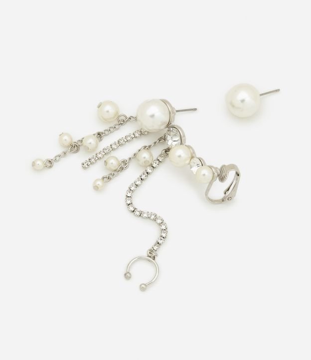 Brinco Ear Cuff Assimétrico com Pérolas Artificiais e Corrente