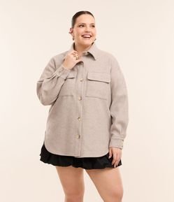 Camisa Alongada em Polivelour com Bolsos Curve & Plus Size