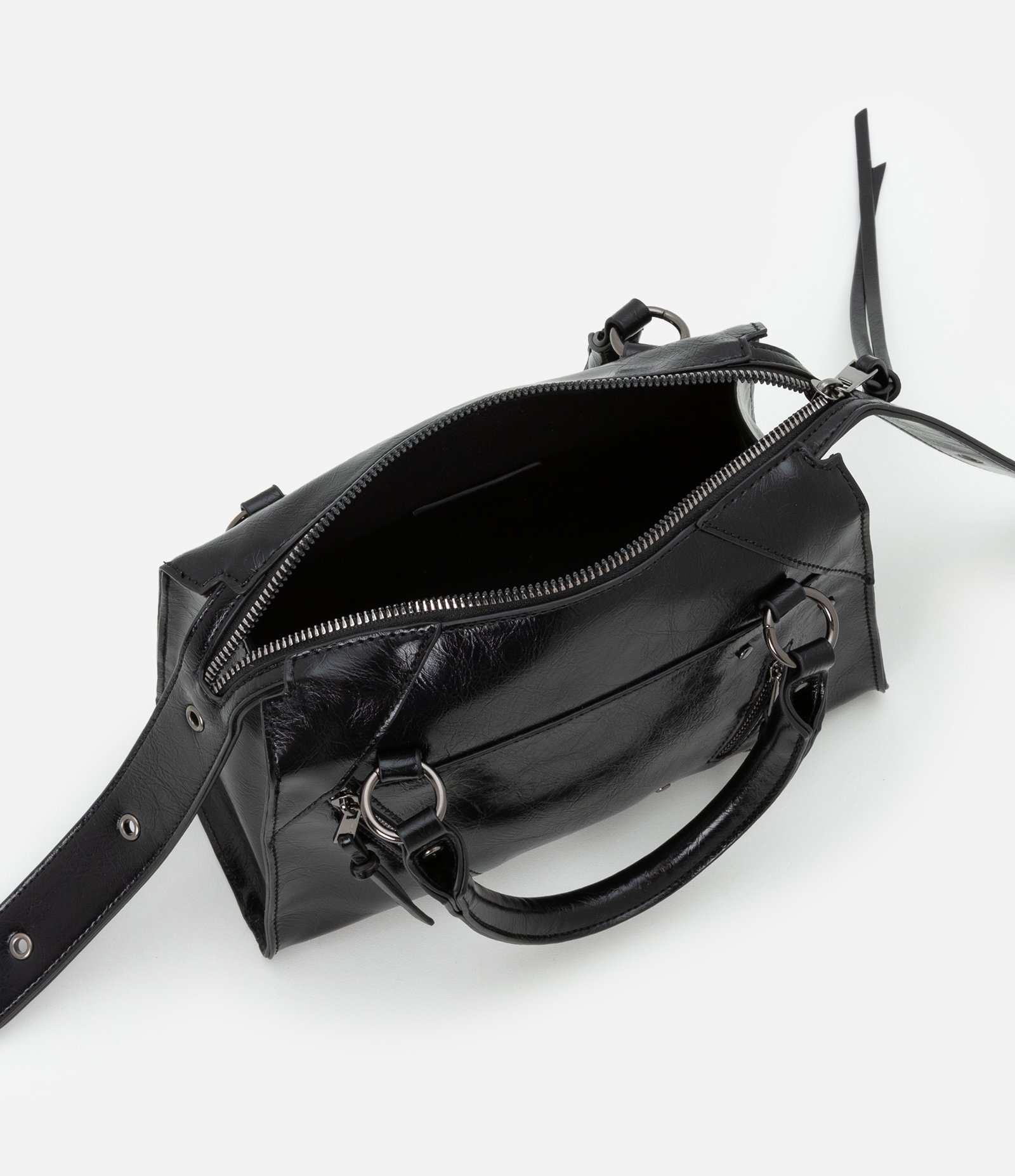 Bolsa Satchel Média Desestruturada com Zíperes e Pullers Preto 5