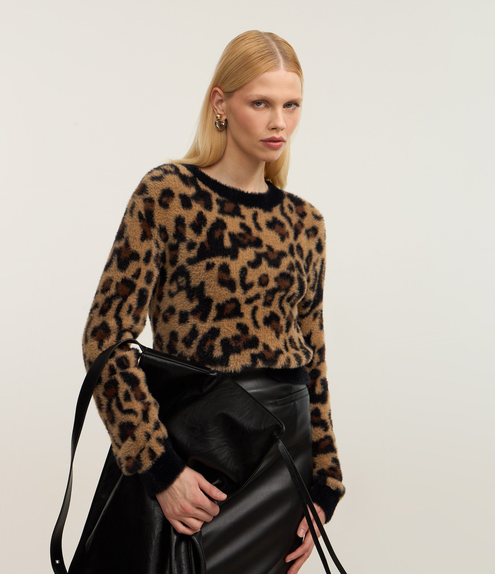 Suéter Cropped em Tricô Animal Print Marrom 1