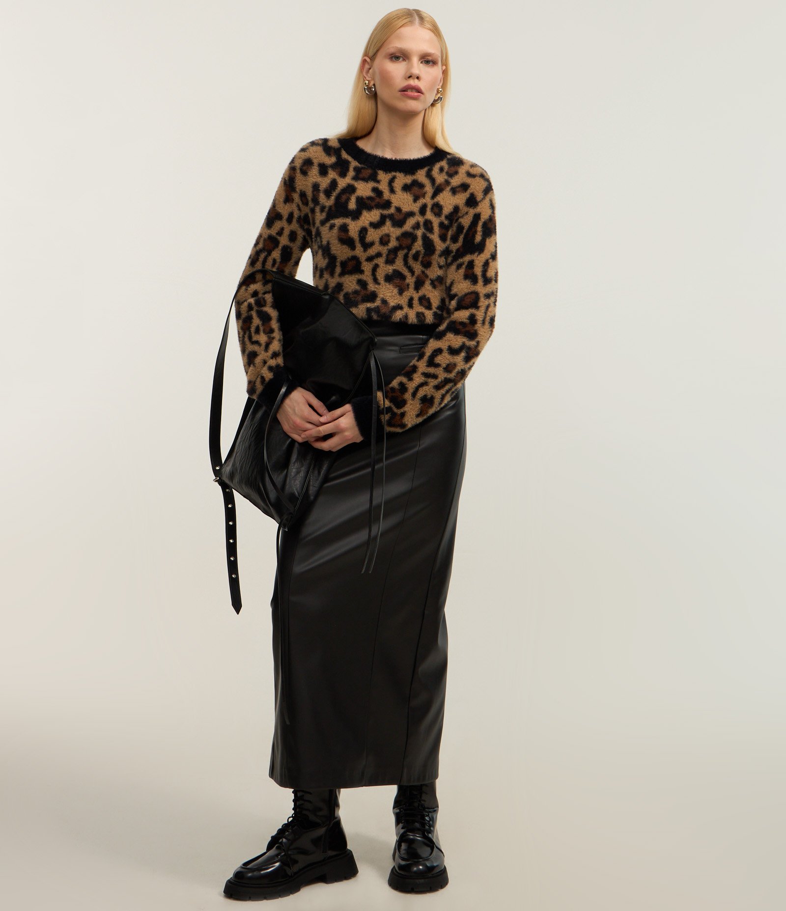 Suéter Cropped em Tricô Animal Print Marrom 2