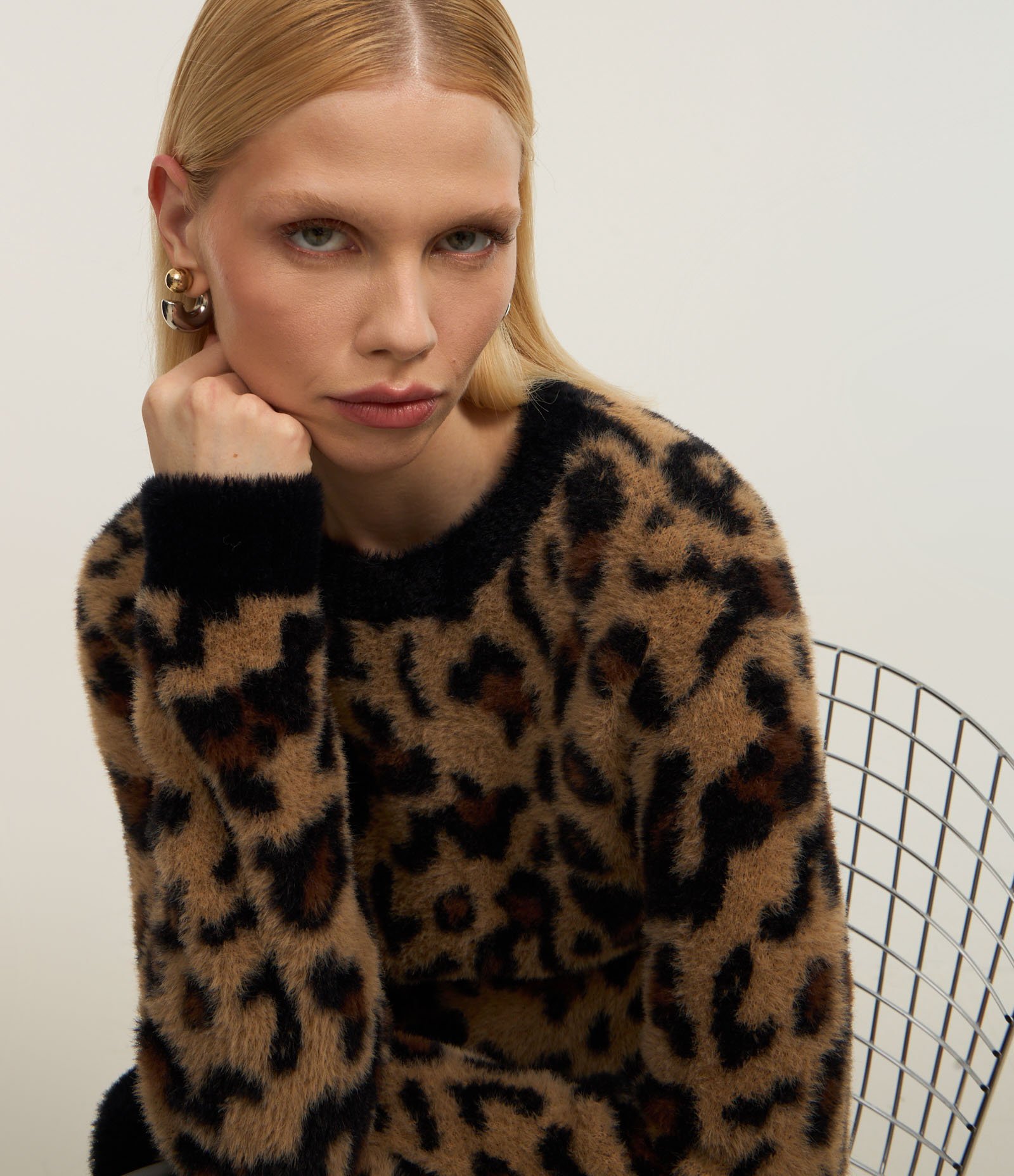 Suéter Cropped em Tricô Animal Print Marrom 3