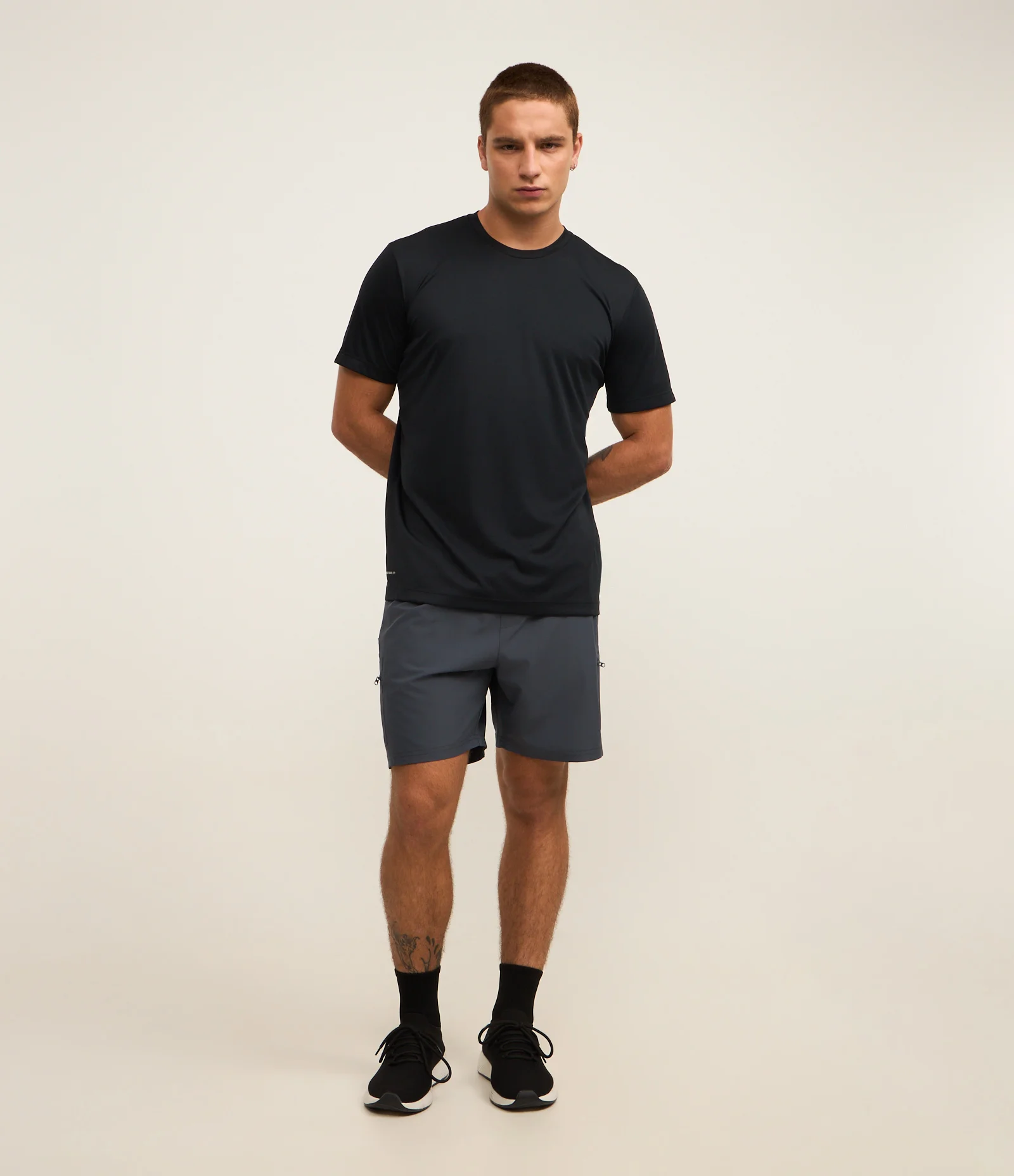 Bermuda Esportivo com Cós Elástico e Cordão Azul Acinzentado 1