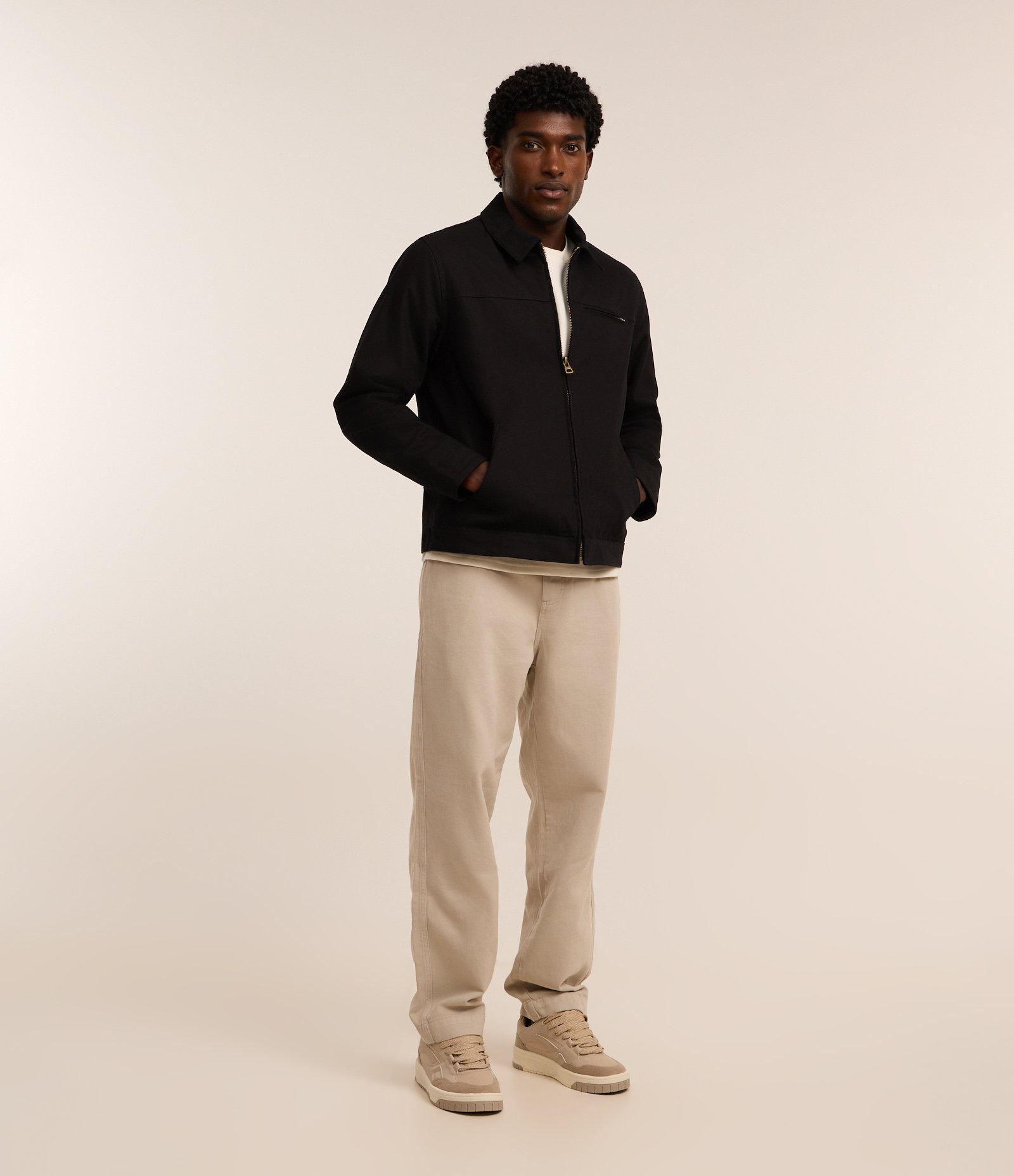 Jaqueta Trucker em Sarja com Textura e Bolsos 2