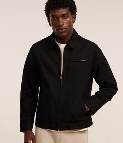 Jaqueta Trucker em Sarja com Textura e Bolsos